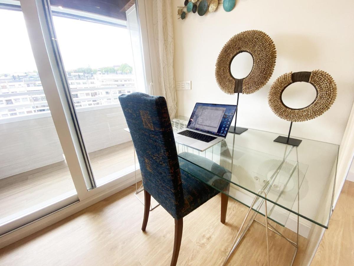 Appartamento Miramar Luxurious Flat, 3 Double Rooms, Free Parking, Terrace, Completely New