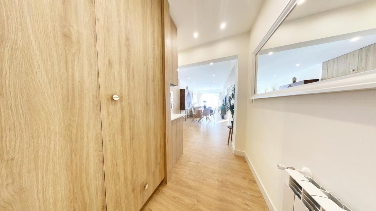 Appartement Miramar Luxurious Flat, 3 Double Rooms, Free Parking, Terrace, Completely New *